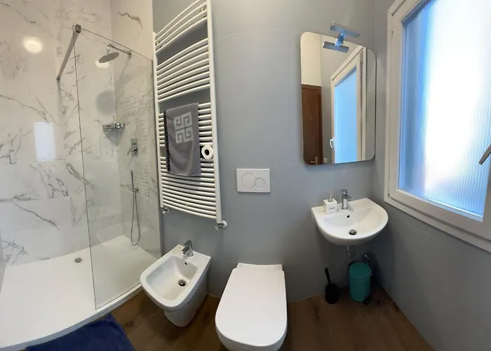 TINTORETTO 1 CON TERRAZZA SOPRA IL TETTO, 3 bagni, 3 grandi camere da letto, SUPER NUOVO